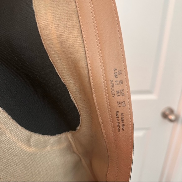 Tall boots. Riding boots. Black boots. Size 8.5 black boots. 8.5M boots. - Picture 9 of 9